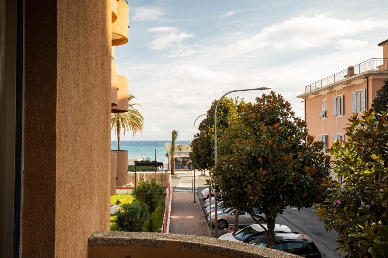 Xxv Aprile Casa Per Ferie Otel Albenga Dış mekan fotoğraf